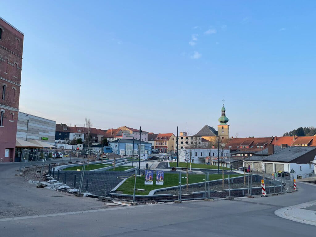 Illingen neue Mitte Armin König hat das Foto geschossen: Die entstehende Wasserterrasse